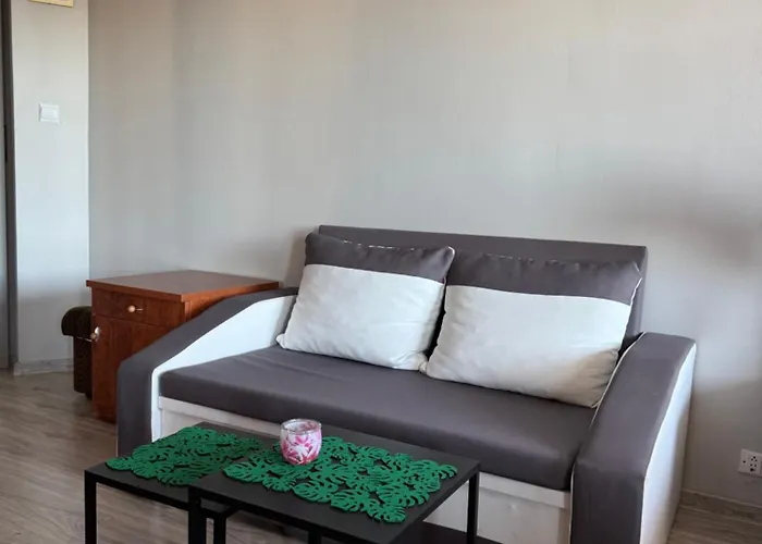 アパート Hexagon 34 *